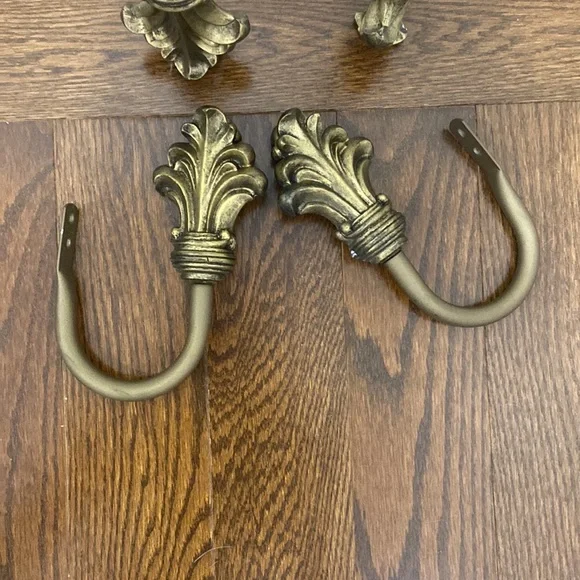 Gold Drapery Rod. Two rods. - Picture 5 of 8